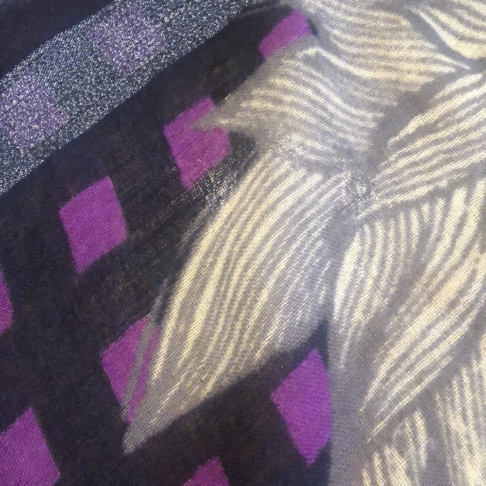 100% Fine Wool Scarf - image 4